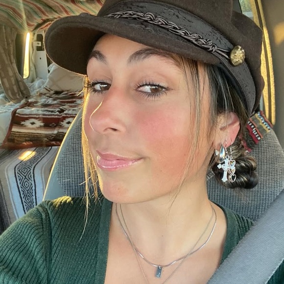 Meet your Posher, Sophia aka sscreations - Picture 2 of 7